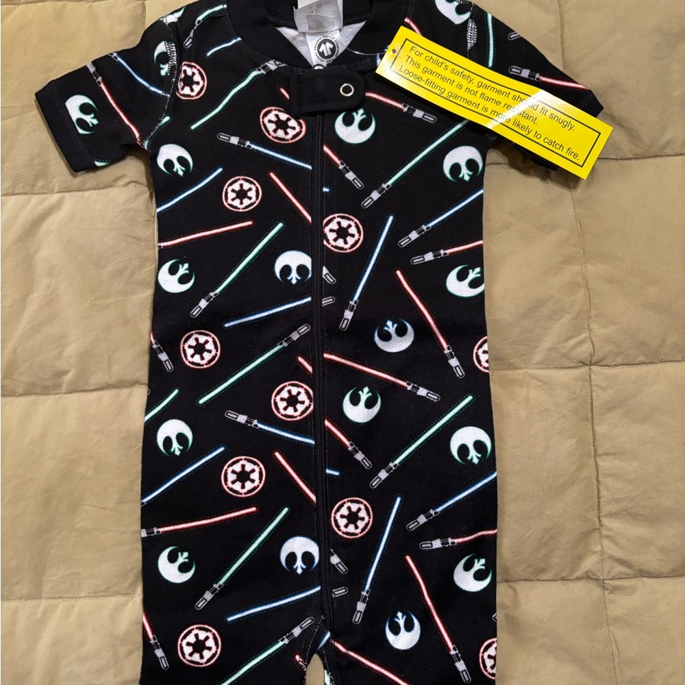 Hanna Andersson Star Wars Zip-up Pajamas with Colorful Lightsabers